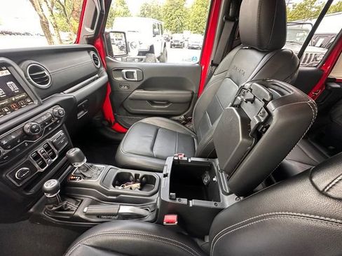 Used 2023 Jeep Wrangler Unlimited Sahara w/ Cold Weather Group AWD/4WD image 25