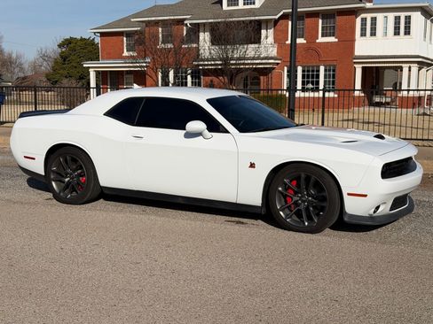 Used 2021 Dodge Challenger R/T Scat Pack w/ Plus Package image 2