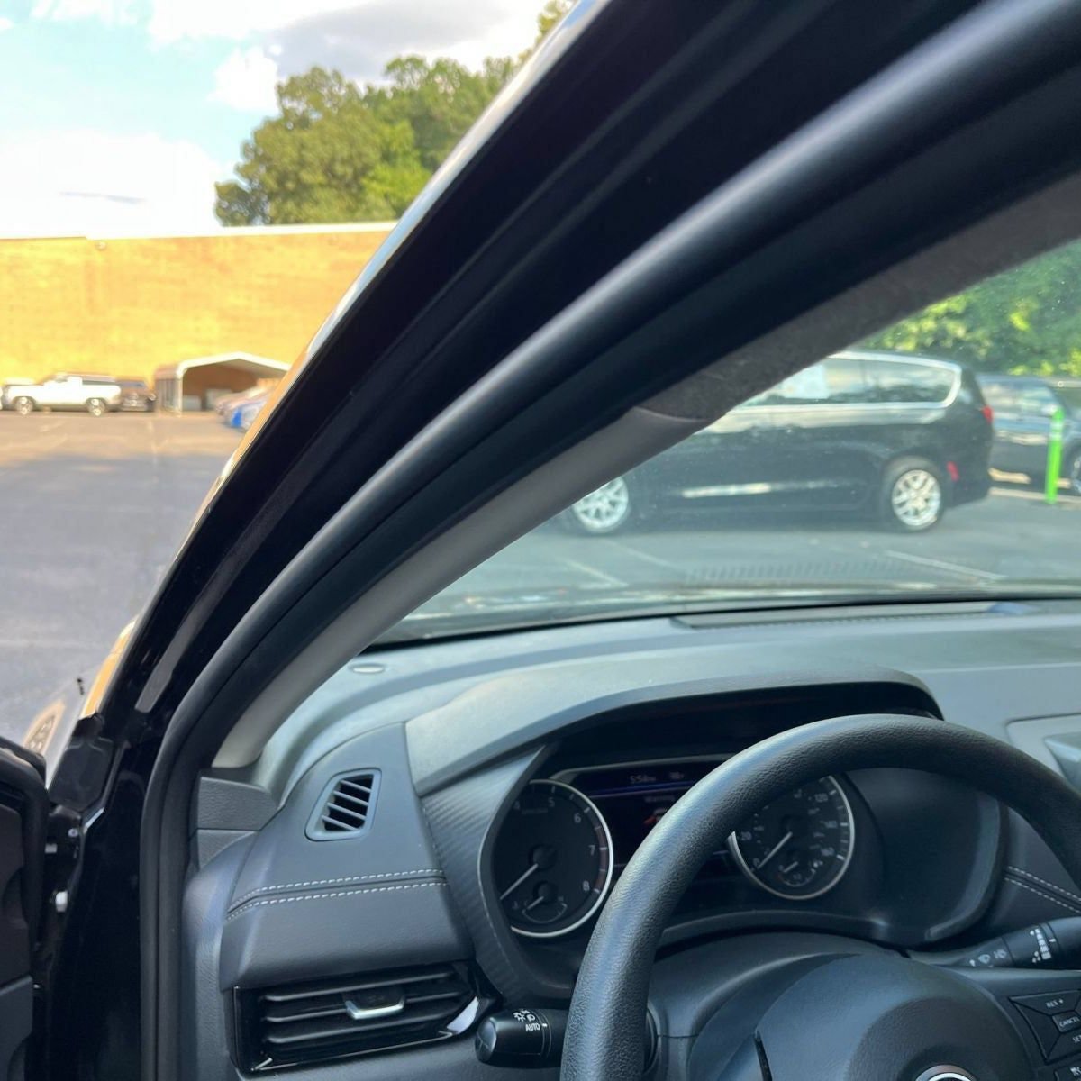 Used 2025 Nissan Sentra SV FWD image 29
