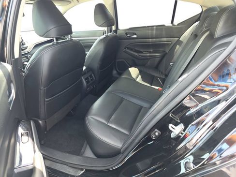Used 2021 Nissan Altima 2.5 SL FWD image 14