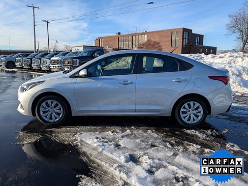 Used 2022 Hyundai Accent SE image 7