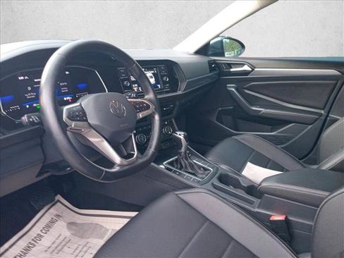 Used 2023 Volkswagen Jetta SE image 14
