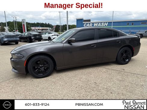 Used 2021 Dodge Charger SXT w/ Leather Interior Group RWD image 13