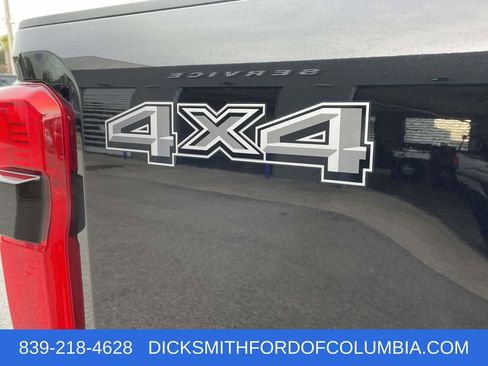 Certified 2024 Ford F250 Lariat w/ Black Appearance Package image 8