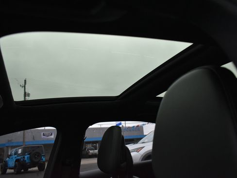 Used 2022 Mercedes-Benz C 300 4MATIC Sedan image 19