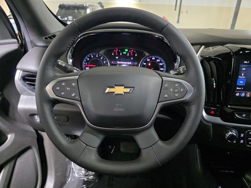 Used 2022 Chevrolet Traverse LT image 31