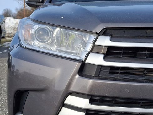 Used 2018 Toyota Highlander XLE w/ Protection Package #3 image 9