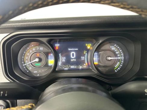 Used 2024 Jeep Wrangler Unlimited image 16