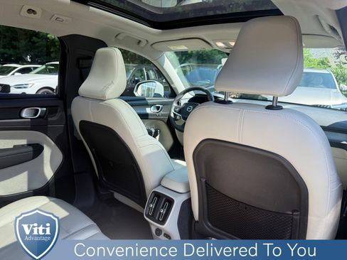 Certified 2024 Volvo XC40 B5 Plus w/ Protection Package Premier AWD/4WD image 27