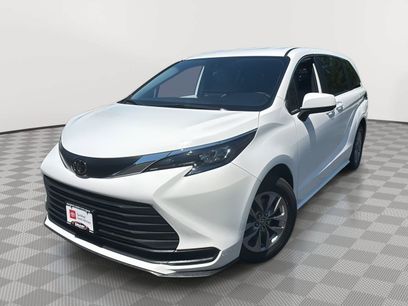 Used 2026 Toyota Sienna LE