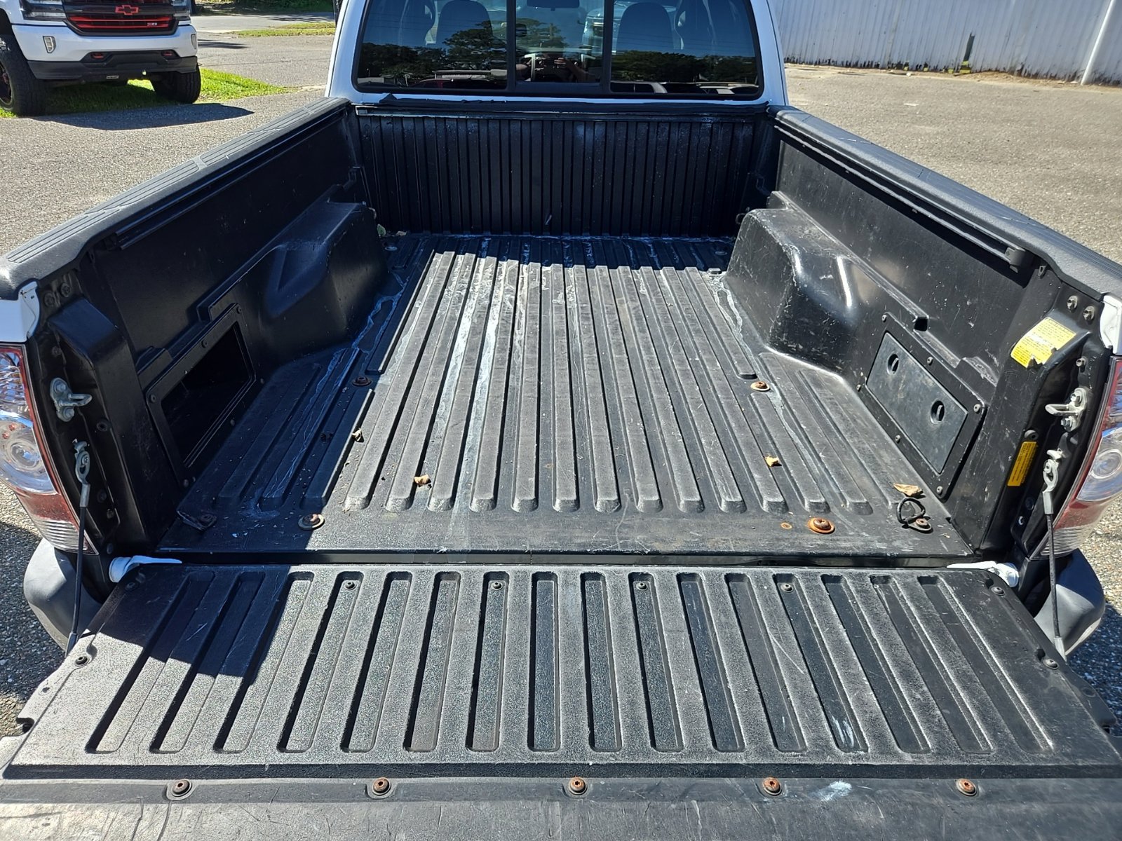 Used 2015 Toyota Tacoma 2WD Access Cab w/ SR5 Package image 28