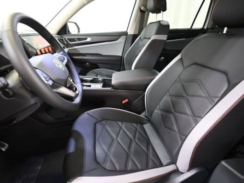 New 2026 Volkswagen Atlas Peak Edition AWD/4WD image 7