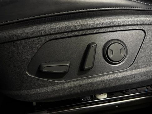 Used 2025 Kia Sorento EX w/ EX Panoramic Sunroof Package image 24