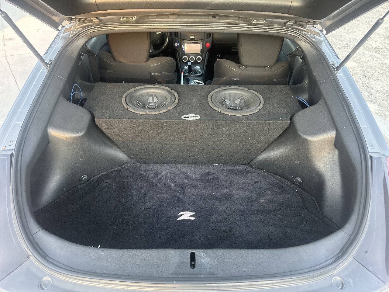Used 2009 Nissan 370Z Coupe RWD image 8