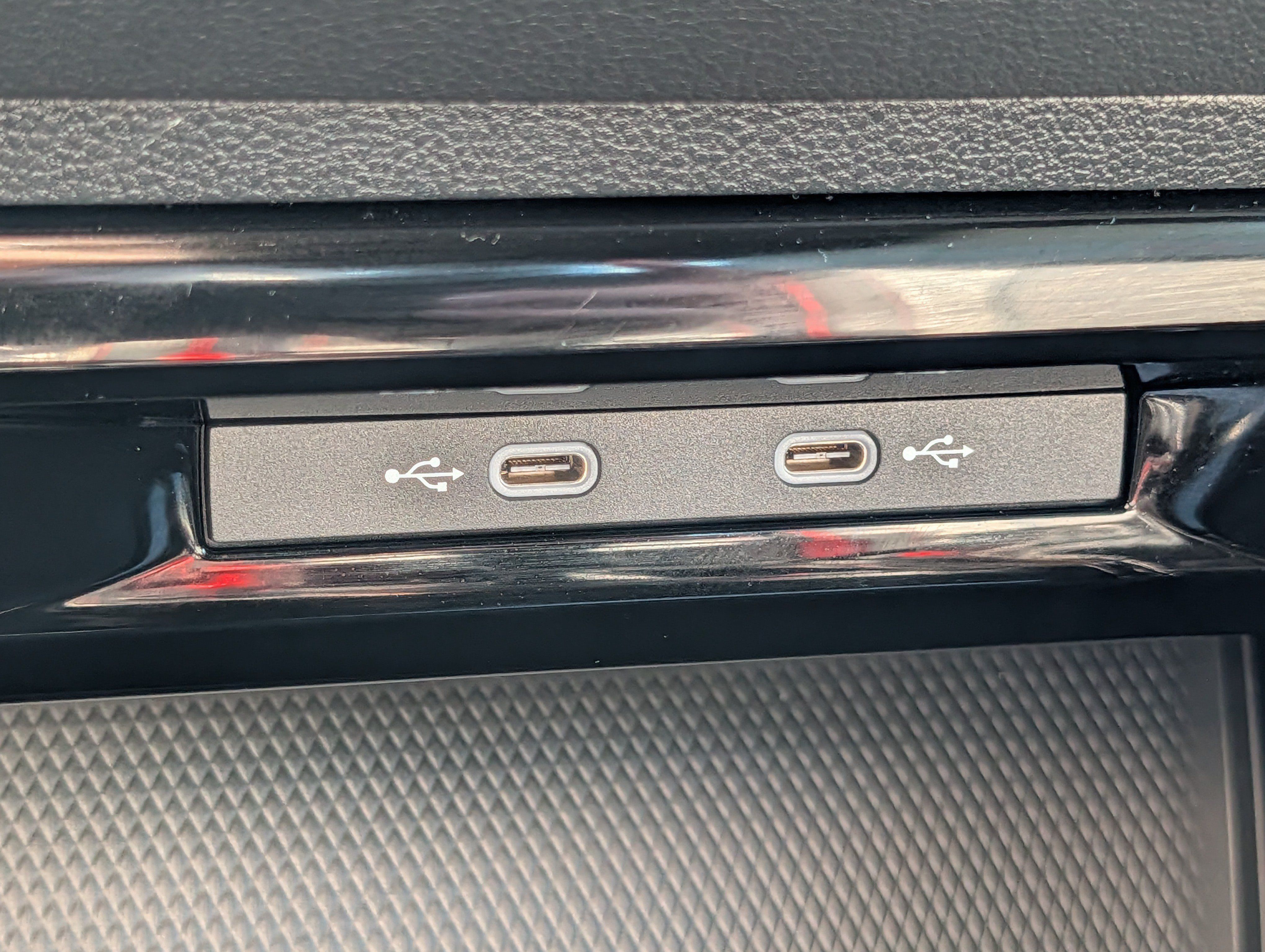Certified 2024 Volkswagen GTI SE FWD image 29