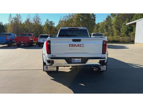 New 2026 GMC Sierra 3500 SLT w/ SLT Convenience Package image 7