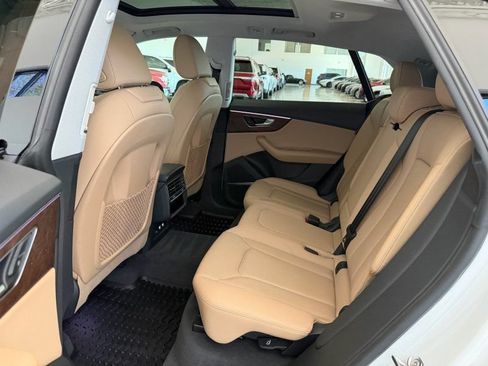 Used 2019 Audi Q8 Premium Plus w/ Premium Plus AWD/4WD image 17