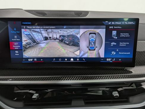 Certified 2024 BMW X6 M60i w/ Dynamic Handling Package image 26