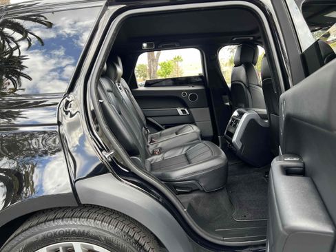 Used 2020 Land Rover Range Rover Sport SE AWD/4WD image 40