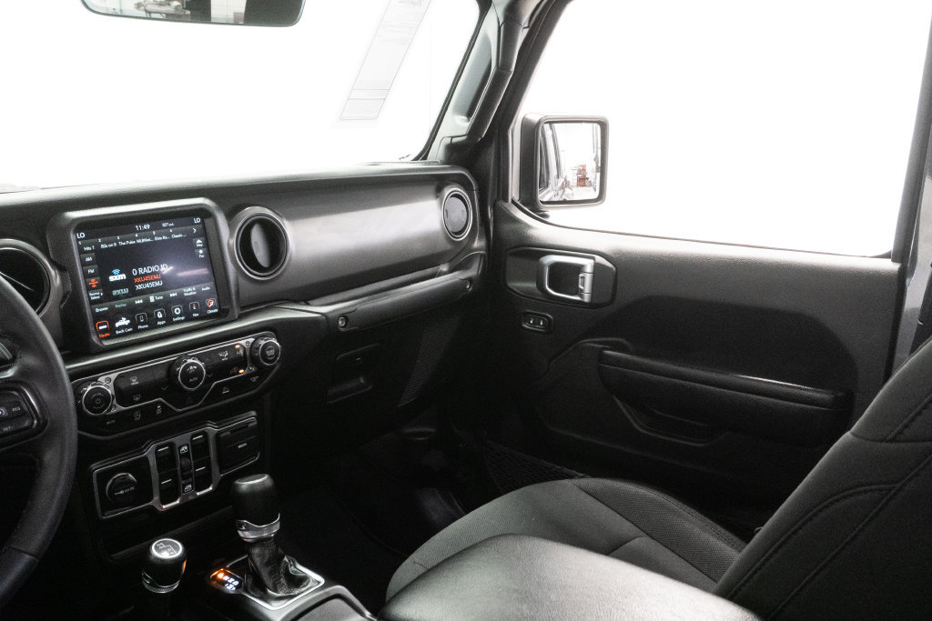 Certified 2023 Jeep Gladiator Sport AWD/4WD image 13