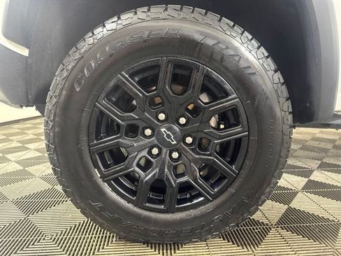 Used 2023 Chevrolet Colorado Trail Boss w/ Advanced Trailering Package AWD/4WD image 10