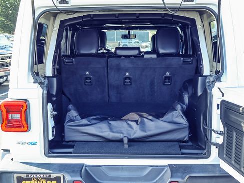 Used 2021 Jeep Wrangler Unlimited Sahara w/ Cold Weather Group image 16