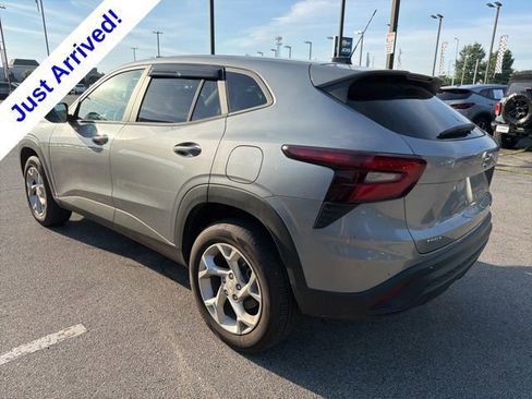 Used 2026 Chevrolet Trax LS w/ LS Convenience Package FWD image 5