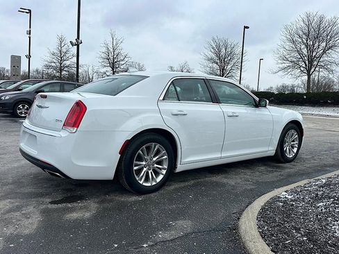 Used 2020 Chrysler 300 Touring L w/ Quick Order Package 2EF image 11