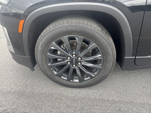 Used 2023 Chevrolet Traverse LT image 11