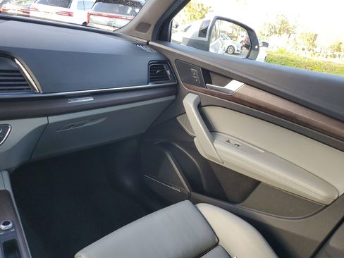 Certified 2022 Audi Q5 2.0T Premium Plus w/ Premium Plus Package image 14