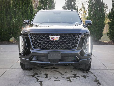 Used 2026 Cadillac Escalade Platinum Sport w/ LPO, Floor Liner Package image 3