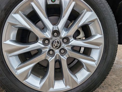 Used 2020 Toyota Highlander Limited image 7