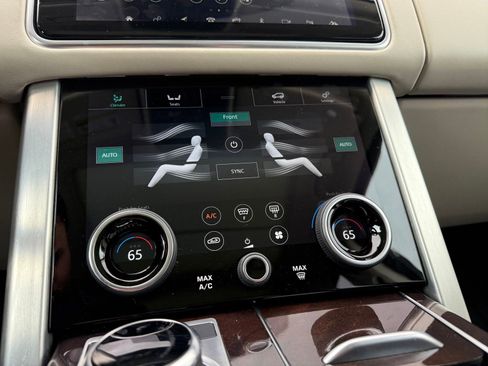 Used 2020 Land Rover Range Rover HSE image 12