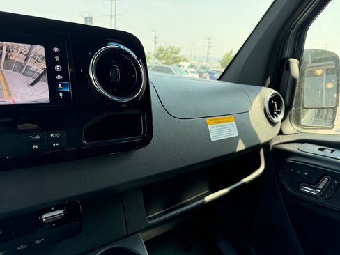 Used 2024 Mercedes-Benz Sprinter 144 Cargo image 21