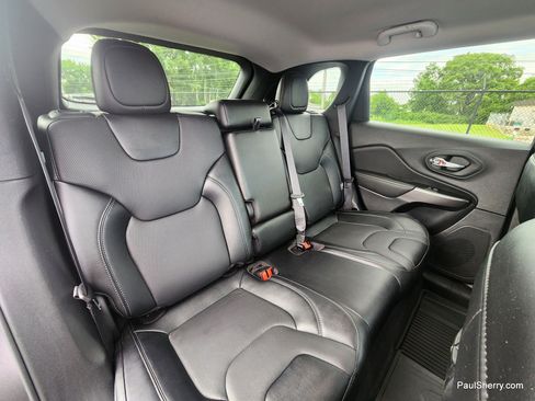 Used 2022 Jeep Cherokee Latitude Lux w/ Mopar Interior Package AWD/4WD image 47