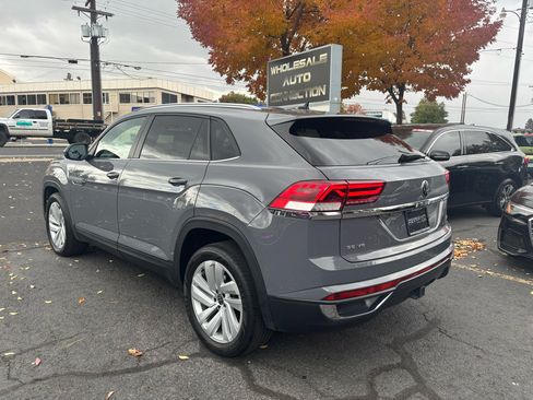 Used 2021 Volkswagen Atlas Cross Sport SE image 3