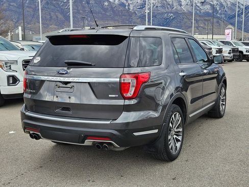 Used 2018 Ford Explorer Platinum image 3