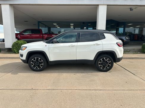 Used 2020 Jeep Compass Trailhawk AWD/4WD image 3