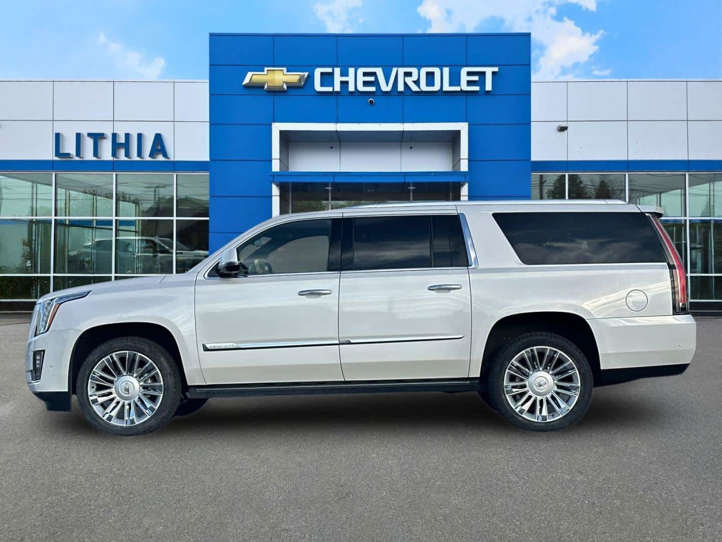 Used 2019 Cadillac Escalade ESV Platinum AWD/4WD image 5
