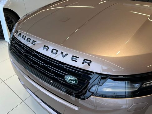 New 2025 Land Rover Range Rover Evoque Dynamic SE image 8