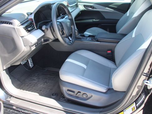 Used 2026 Toyota Camry SE w/ Convenience Package FWD image 11