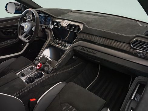 Used 2024 Lamborghini Urus Performante AWD/4WD image 8