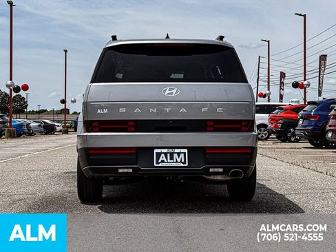 Used 2025 Hyundai Santa Fe SEL FWD image 5