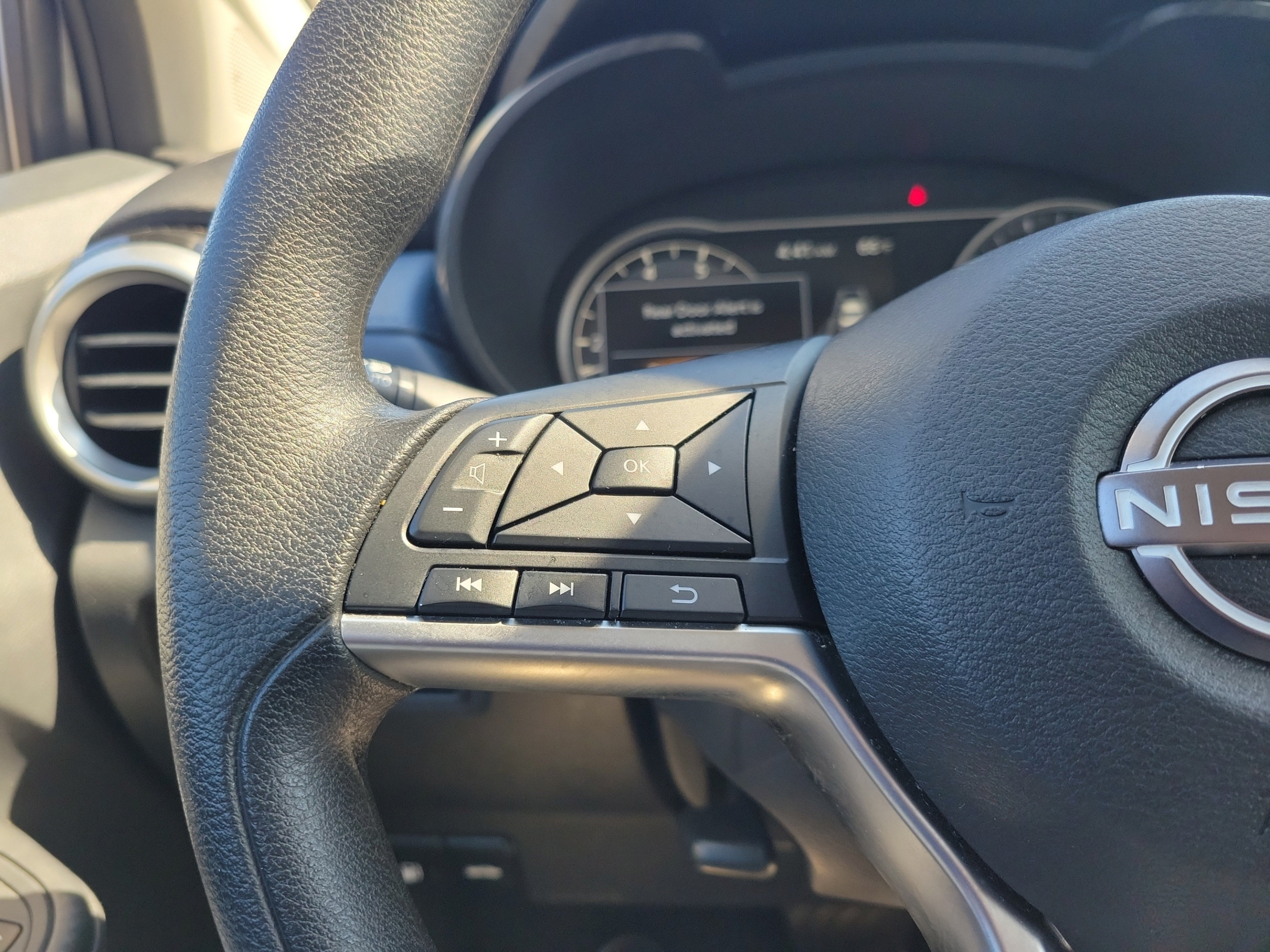 Used 2025 Nissan Versa SV FWD image 20