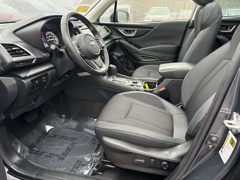 Used 2023 Subaru Forester Premium image 9