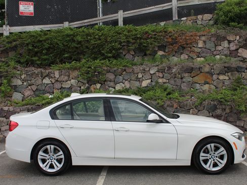 Used 2016 BMW 328i xDrive Sedan AWD/4WD image 5