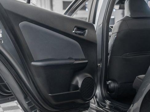Certified 2022 Toyota Prius LE image 36