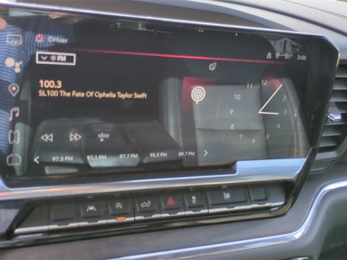 Used 2024 GMC Sierra 1500 SLT image 17