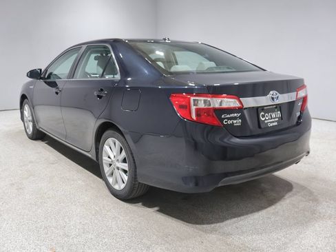 Used 2014 Toyota Camry XLE w/ Leather Package FWD image 6
