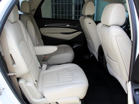 Used 2023 Buick Enclave Avenir w/ Avenir Technology Package image 32